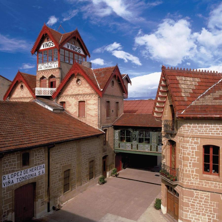 En El Corazon Del Barrio De La Estacion Haro Exterior foto