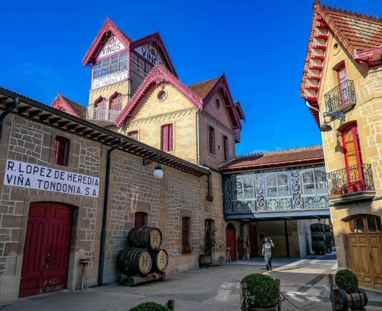 En El Corazon Del Barrio De La Estacion Haro Exterior foto